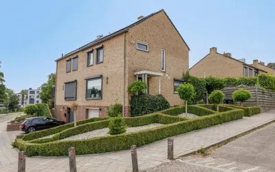 Twee-onder-één-kap te koop: Koningstraat 68, De Streek Brunssum