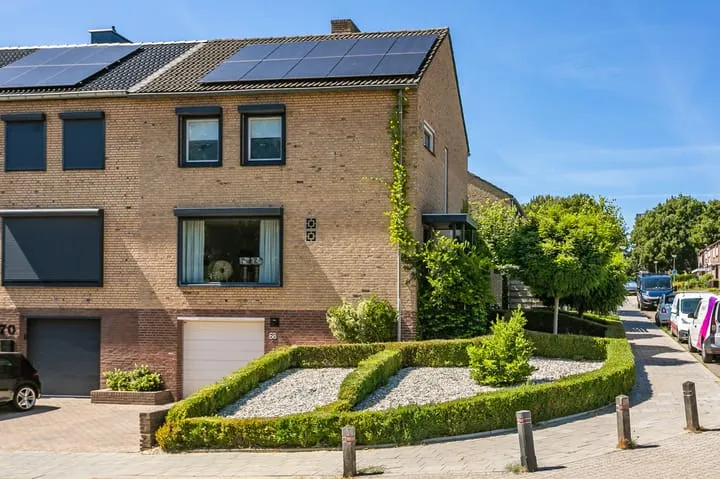 Twee-onder-één-kap te koop: Koningstraat 68, De Streek Brunssum