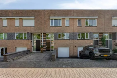 Tussenwoning te koop: Koningsvaren 10, Volgerlanden-Oost Hendrik-Ido-Ambacht