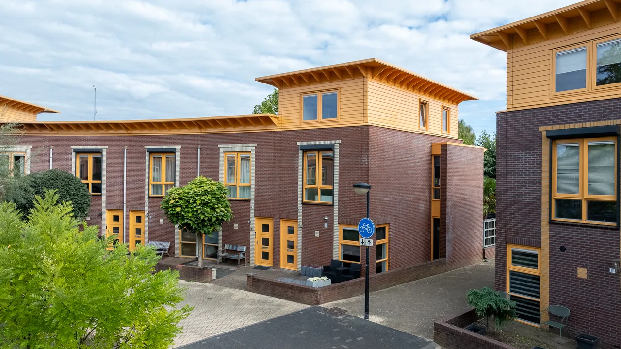 Hoekwoning te koop: Konrad Adenauerplein 13, Doetinchem