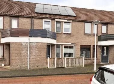 Tussenwoning te koop: Kooilaan 18, Leiden