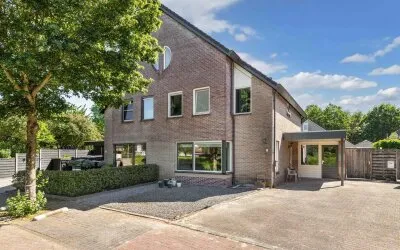 Twee-onder-één-kap te koop: Kooiwiel 8, Bant-woonkern Bant