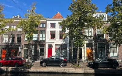 Tussenwoning te koop: Koornmarkt 50, Centrum Delft