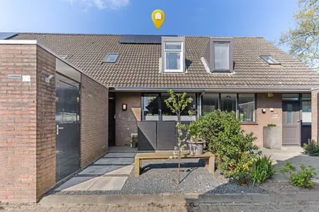 Tussenwoning te koop: Koraaldijk 77, Kortendijk C Roosendaal