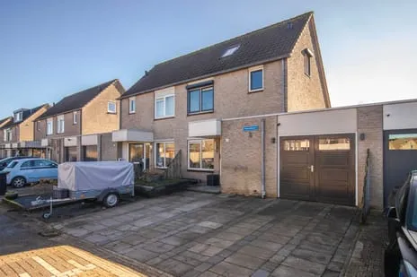 Tussenwoning te koop: Korenbloem 65, Zuidoost Duiven