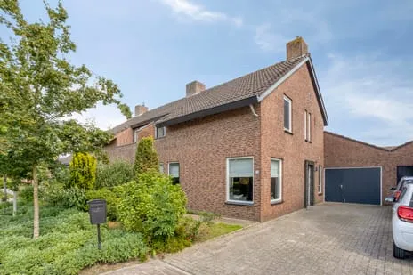 Semi-detached for sale: Korenbloemlaan 28, Wintelre-kom Wintelre