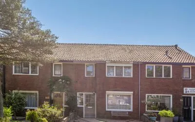 Tussenwoning te koop: Korenbloemstraat 17, Beisterveld Helmond
