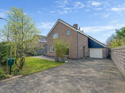 Vrijstaande woning te koop: Korenbloemstraat 2, Scharendijke Scharendijke