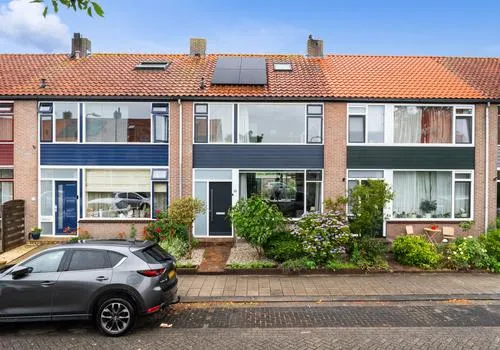 Terraced house for sale: Korenbloemstraat 49, Stolwijk Stolwijk