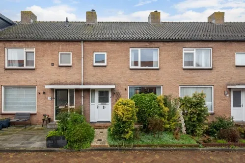 Tussenwoning te koop: Korenbloemstraat 6, Woerden