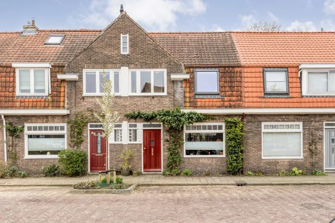 Tussenwoning te koop: Korenbloemstraat 76, Pierik Zwolle