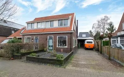 Twee-onder-één-kap te koop: Korenlaan 30, De Laar Bennekom