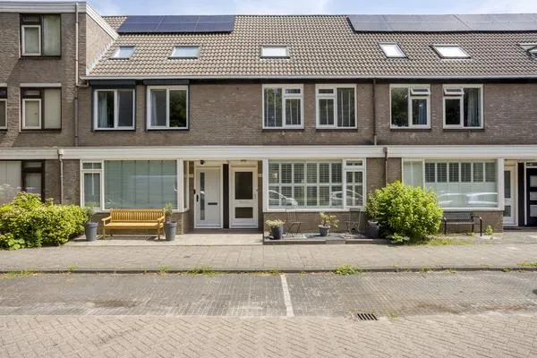 Tussenwoning te koop: Korenmolen 33, Beerendrecht Alphen Aan Den Rijn