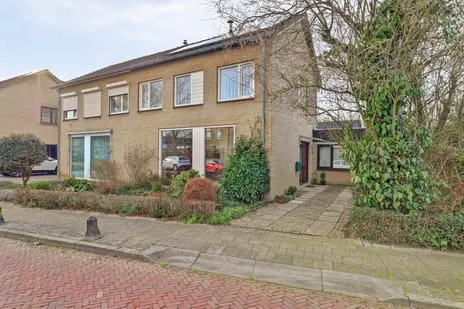 Hoekwoning te koop: Korhoenlaan 6, Beuningen-Duivenkamp Beuningen (Ge)