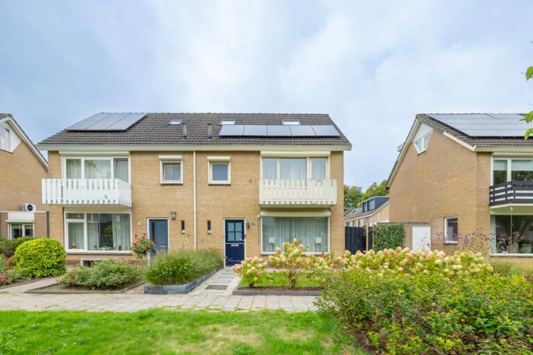 Twee-onder-één-kap te koop: Korianderhof 28, Wierden