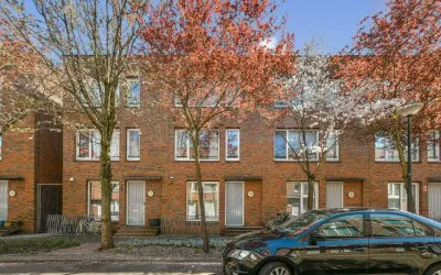 Tussenwoning te koop: Korianderstraat 13, K-buurt-Zuidoost Amsterdam