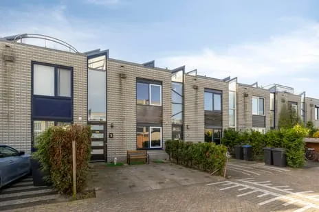 Tussenwoning te koop: Korianderveld 5, De Velden Schiedam