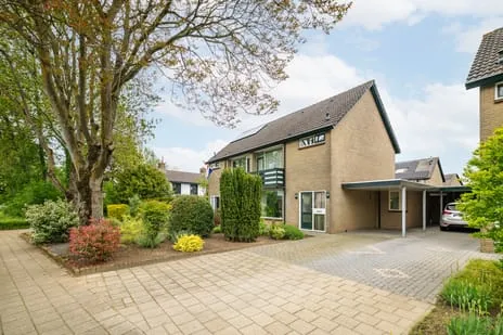 Twee-onder-één-kap te koop: Kornet van Limburg Stirumstraat 66, Olst Centrum-Oost Olst