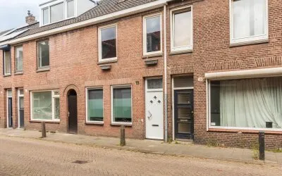 Tussenwoning te koop: Korte Hoefstraat 19, Pastorieklamp West Tilburg