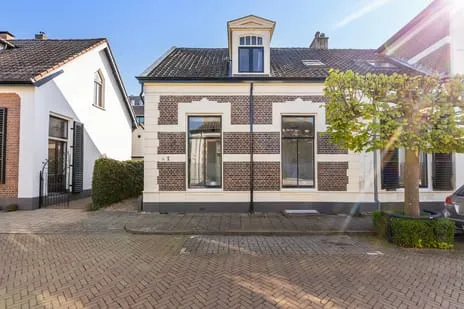 Hoekwoning te koop: Korte Nieuwstraat 15, Binnenstad Apeldoorn