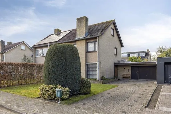 Tussenwoning te koop: Korte Voren 10, Oosterhout