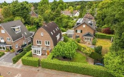 Vrijstaande woning te koop: Kortenaerlaan 2, Velp-Noord boven spoorlijn Velp