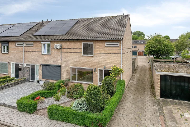 Hoekwoning te koop: Kortenaerstraat 1, Veghel Zuid 2 Veghel