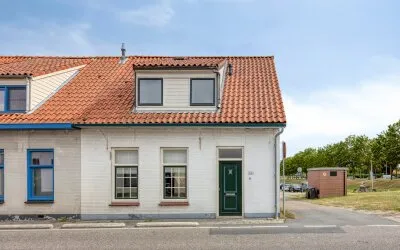 Twee-onder-één-kap te koop: Korteweegje 14, Dirksland buitengebied Dirksland