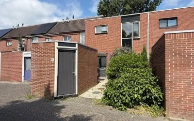 Tussenwoning te koop: Kosterstuin 116, Risdam-Noord - Buurt 21 00 Zwaag