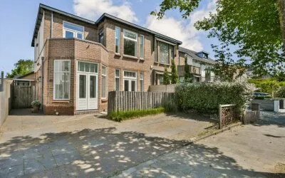 Twee-onder-één-kap te koop: Kostverlorenstraat 49, Kostverloren e.o. Zandvoort