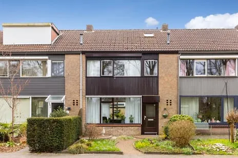 Tussenwoning te koop: Kouwenaarsweg 9, Vogelbuurt Vaassen