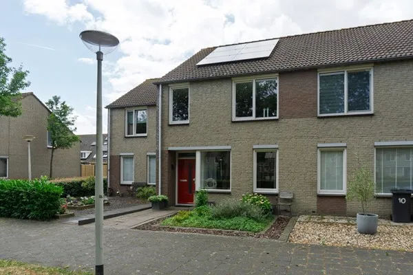 Tussenwoning te koop: Kouwerve 12, Bergen Op Zoom