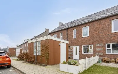 Tussenwoning te koop: Kraaiennest 27, Oosthuizen Oosthuizen
