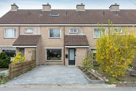 Tussenwoning te koop: Kraaienveld 33, Emmen
