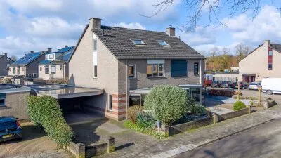 Twee-onder-één-kap te koop: Kraaiheide 25, Lombok Eerbeek