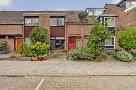 Tussenwoning te koop: Kraaiheide 8, Ommoord Rotterdam
