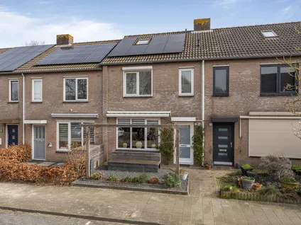 Tussenwoning te koop: Kraanvogel 43, Het Hooghuis Etten-Leur