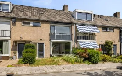 Tussenwoning te koop: Kraanvogelstraat 36, Velp-Zuid ten zuiden van Waterstraat Velp