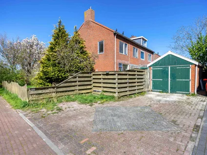 Twee-onder-één-kap te koop: Krassumerstraat 38, Garnwerd Garnwerd