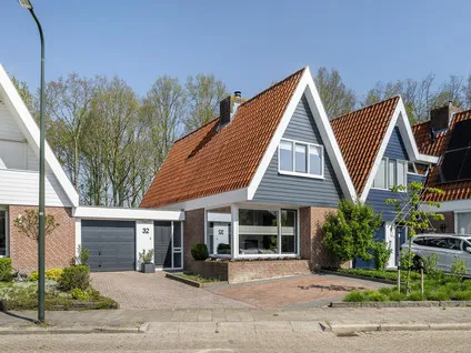 Tussenwoning te koop: Kreeftenstraat 32, Tholen Tholen