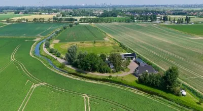 Vrijstaande woning te koop: Kreekkade 1, Heinenoord Buitengebied Heinenoord