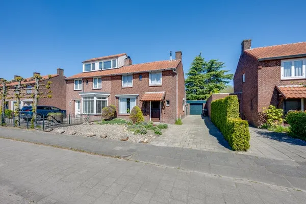 Twee-onder-één-kap te koop: Kreitenmolenstraat 193, Bedrijventerrein Kreitenmolen Udenhout