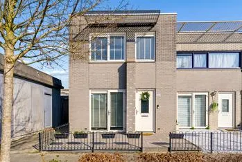 Hoekwoning te koop: Kretastraat 102, Eilandenbuurt West Almere