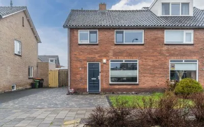 Twee-onder-één-kap te koop: Krijterslaan 30, Zwaag - Buurt 30 01 Zwaag