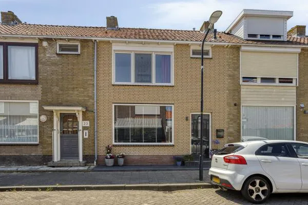 Corner house for sale: Krokussenstraat 25, Volendam-Bloemenbuurt Volendam