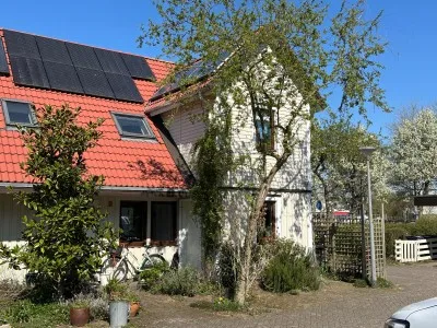 Twee-onder-één-kap te koop: Kromgouw 96, Kromgouw en Overgouw Almere