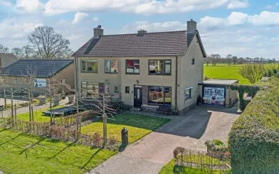 Twee-onder-één-kap te koop: Kromhoek 32, Frieschepalen-Kom Frieschepalen