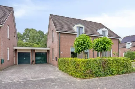 Tussenwoning te koop: Kromkampen 12, Annen Annen