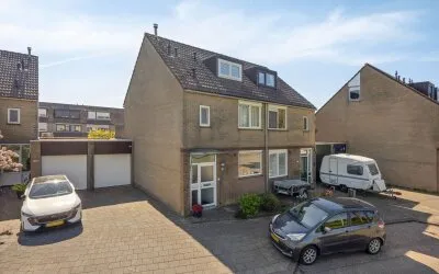 Tussenwoning te koop: Kromme Spieringweg 386, Vijfhuizen