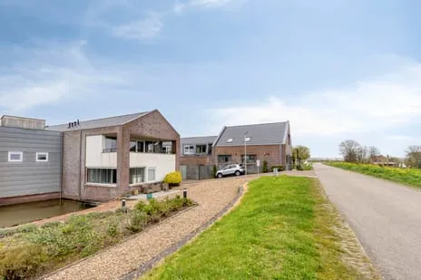 Appartement te koop: Krommedijk 1C, Zuidland